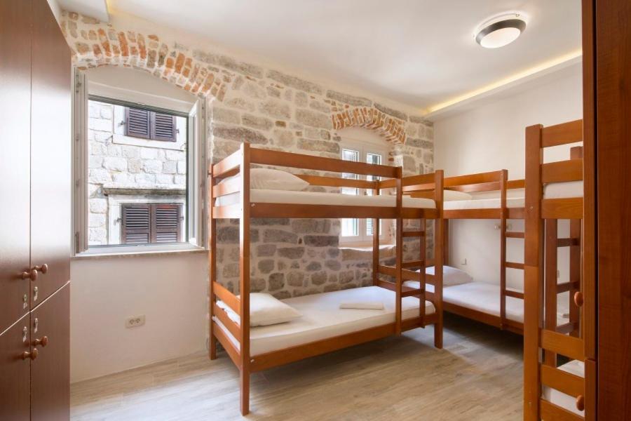 Centrum Hostel Kotor Ngoại thất bức ảnh